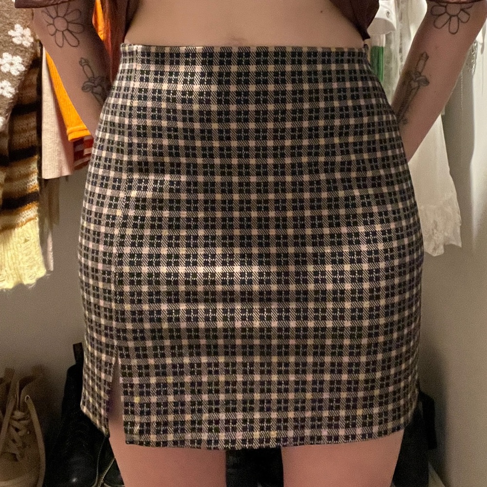🐻 Fitted Plaid Skirt
